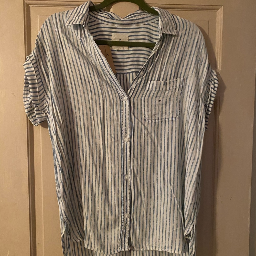 NWT American Eagle Button Up Shirt